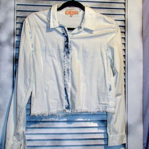 Free Heart XS Distressed Cropped Button - Picture 3 of 9